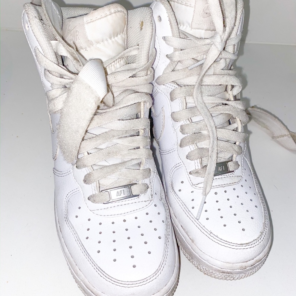 ALL WHITE NIKE AIR FORCE 1